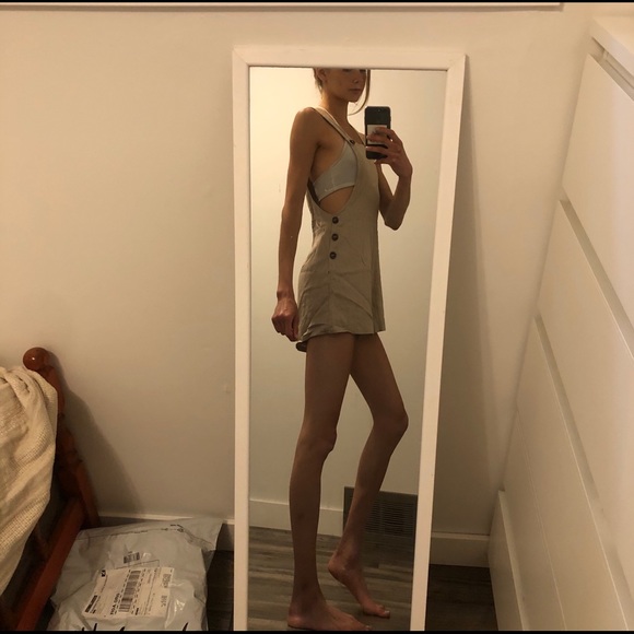 Cute beige coveralls/romper - Picture 4 of 6